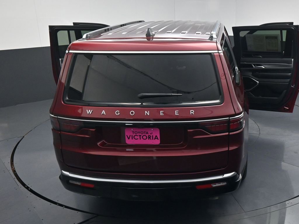 Used 2025 Jeep Wagoneer L Series II w/ 8-pass Seating Package image 25