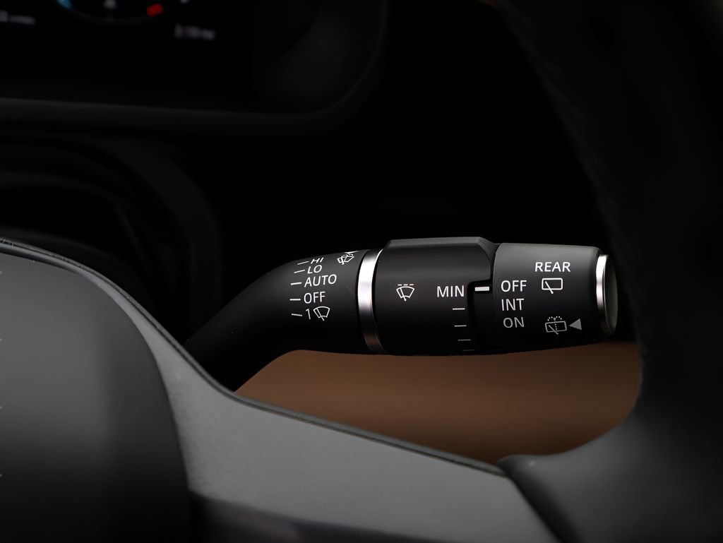 New 2026 Land Rover Defender 110 S AWD/4WD image 32