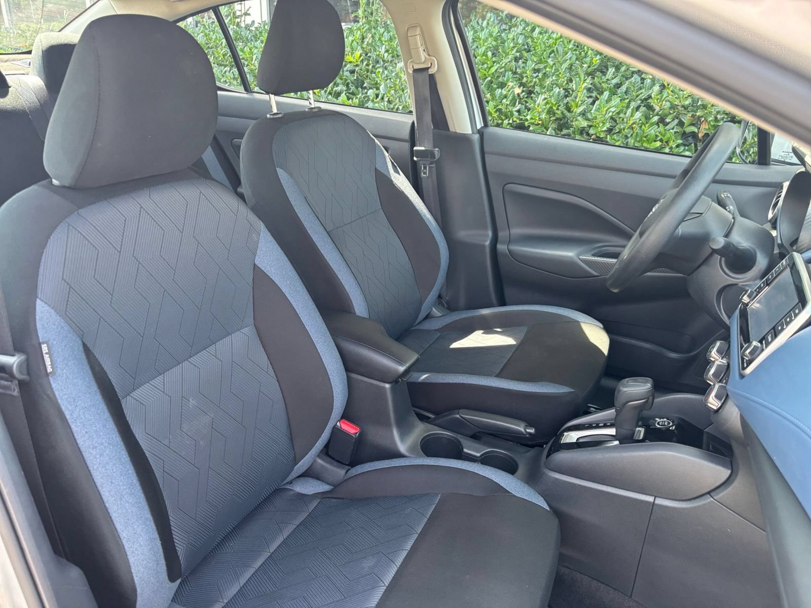 Used 2025 Nissan Versa SV FWD image 34