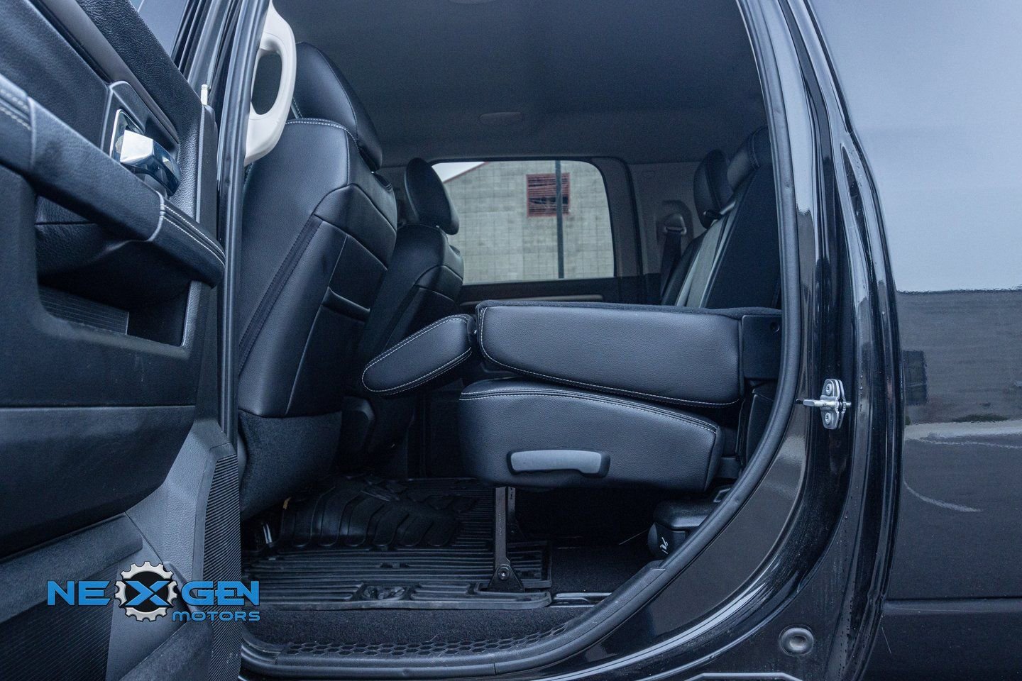 Used 2018 RAM 3500 Laramie w/ Sport Appearance Group image 30