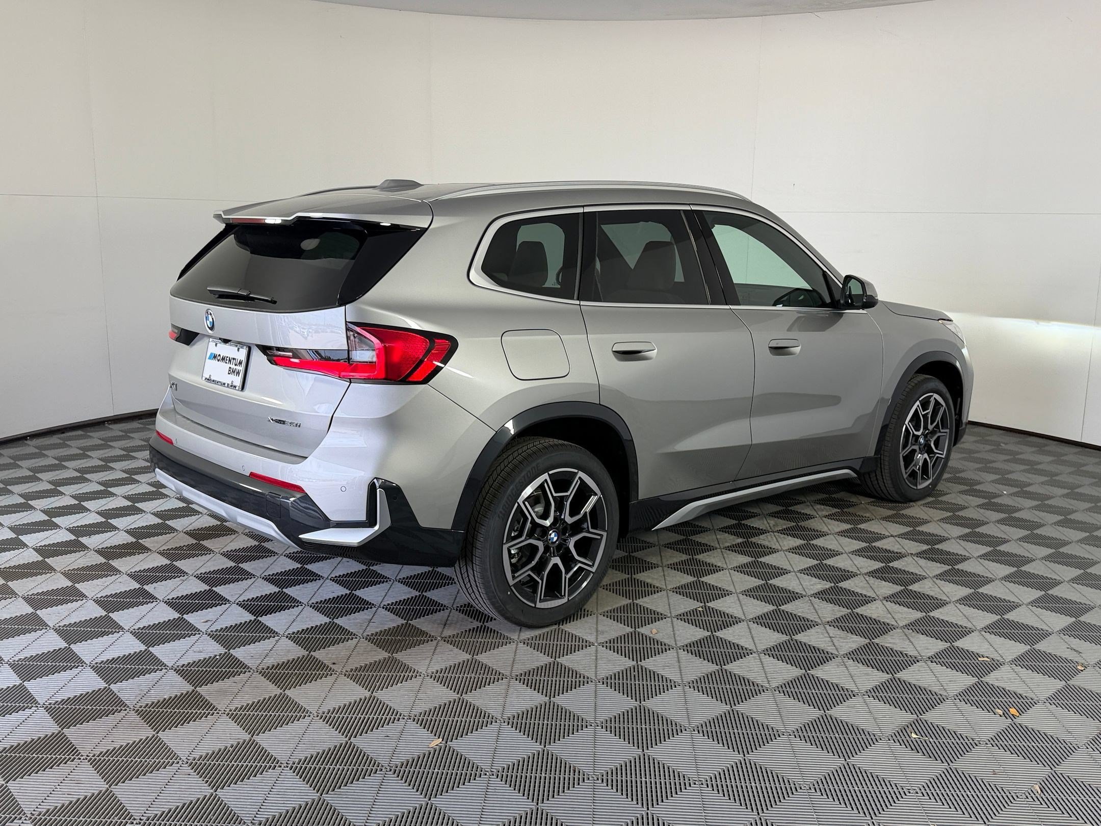 Used 2026 BMW X1 xDrive28i w/ Technology Package AWD/4WD image 9