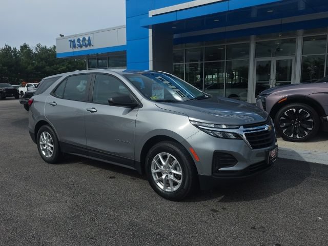 Used 2024 Chevrolet Equinox LS FWD image 1
