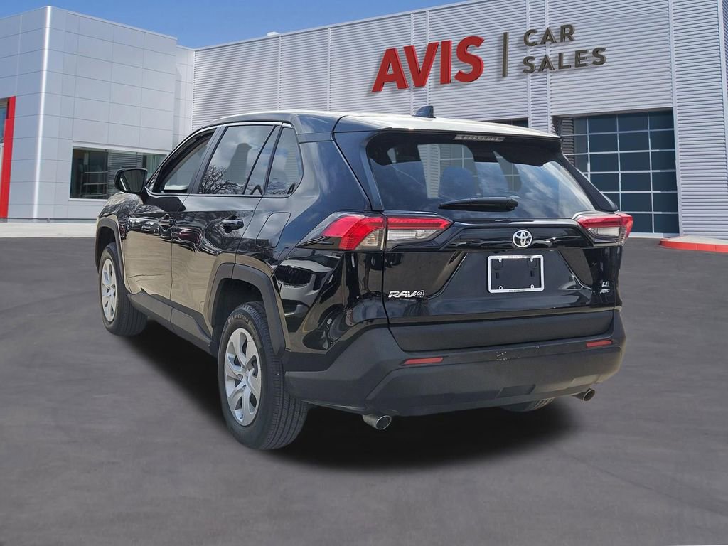 Used 2025 Toyota RAV4 LE image 3