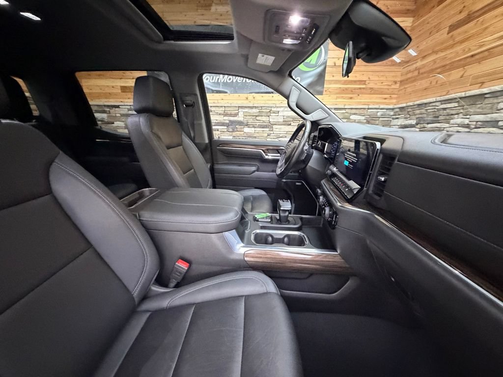 Used 2023 Chevrolet Silverado 1500 RST w/ Convenience Package II AWD/4WD image 6