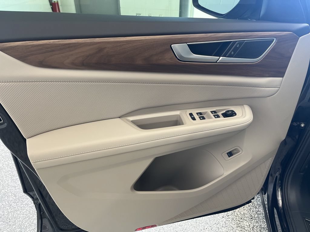 New 2026 Volkswagen Atlas SE FWD image 12