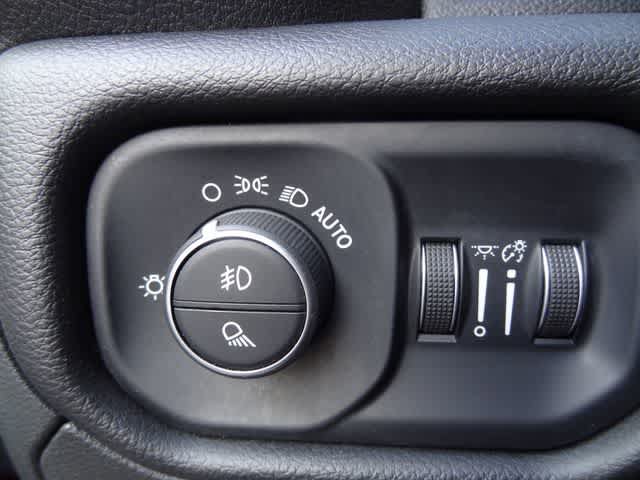 Used 2025 RAM 1500 Rebel AWD/4WD image 18