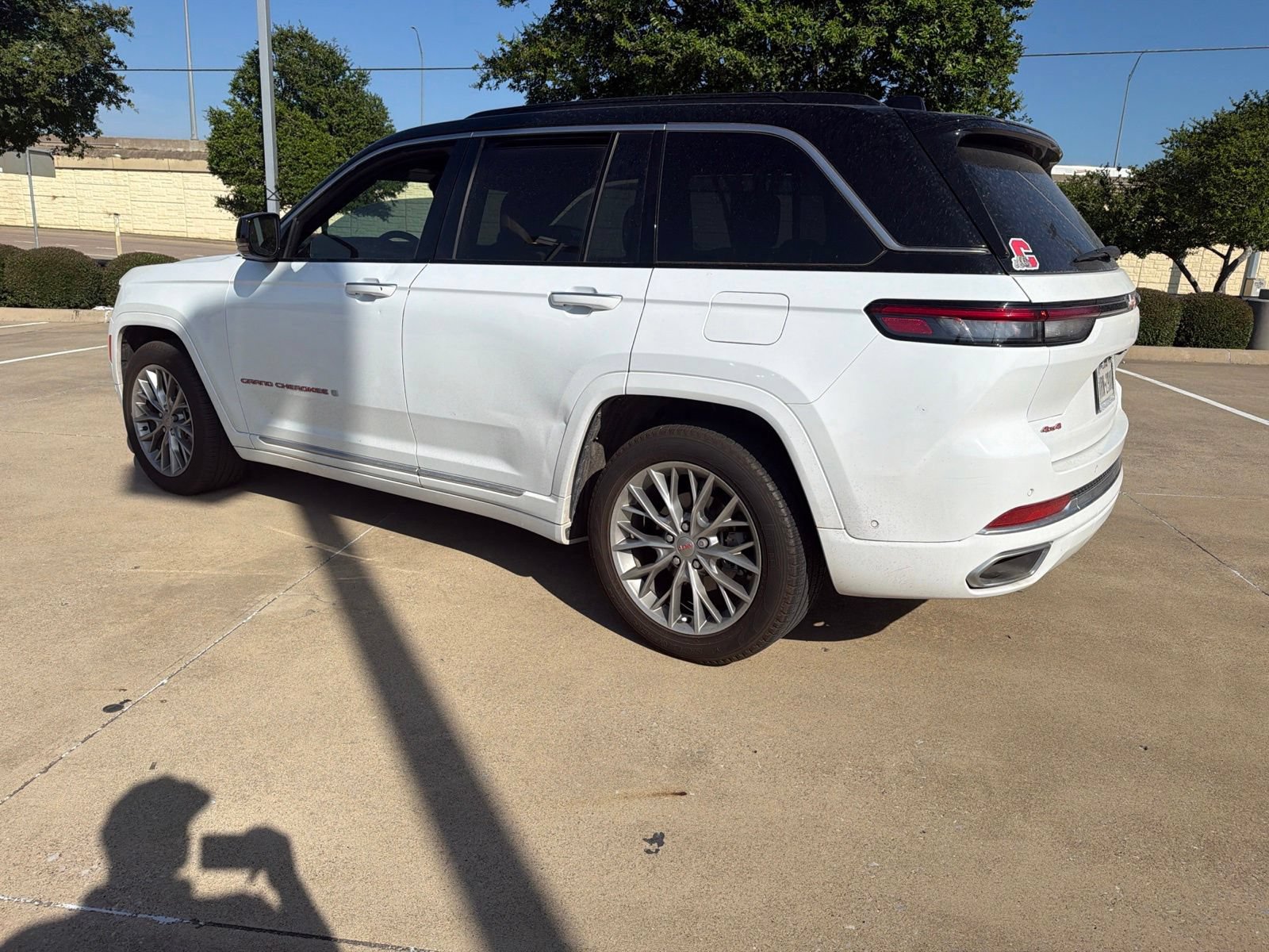 Used 2025 Jeep Grand Cherokee Summit AWD/4WD image 3