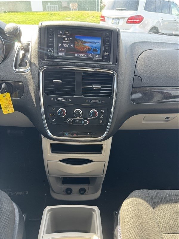 Used 2016 Dodge Grand Caravan SE w/ Quick Order Package 29E SE image 18