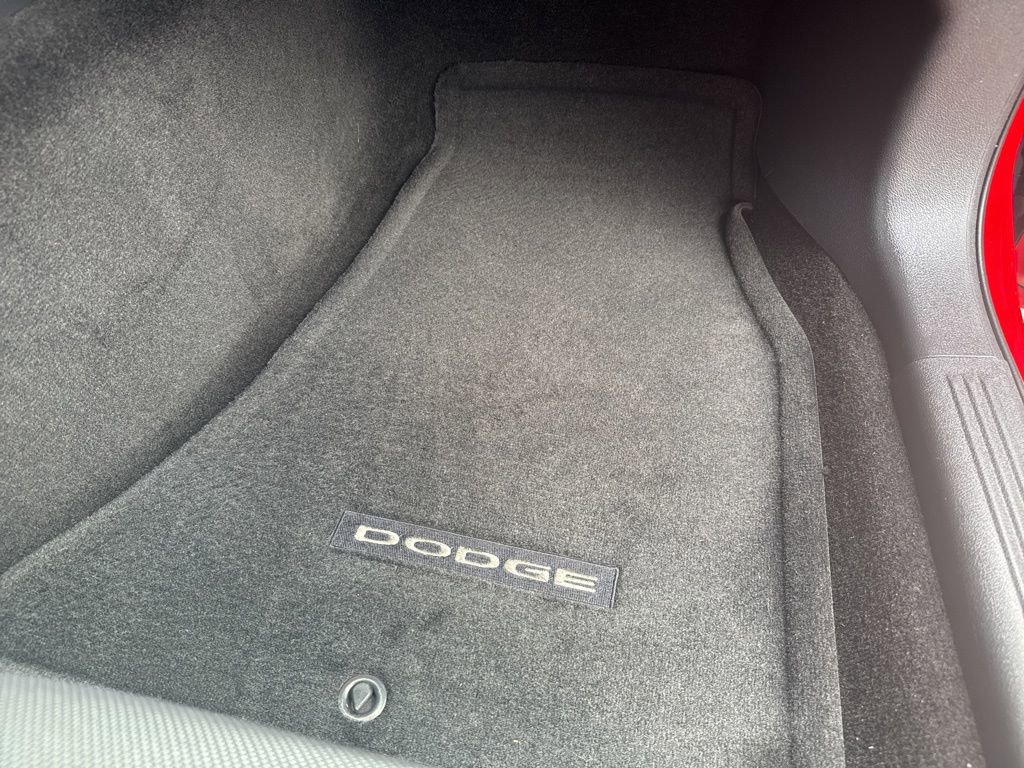 Used 2014 Dodge Challenger R/T image 29