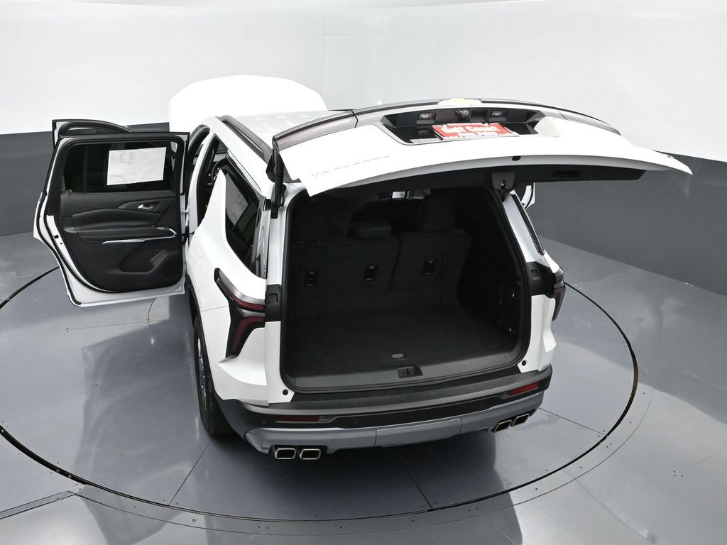 Used 2024 Chevrolet Traverse LT image 48