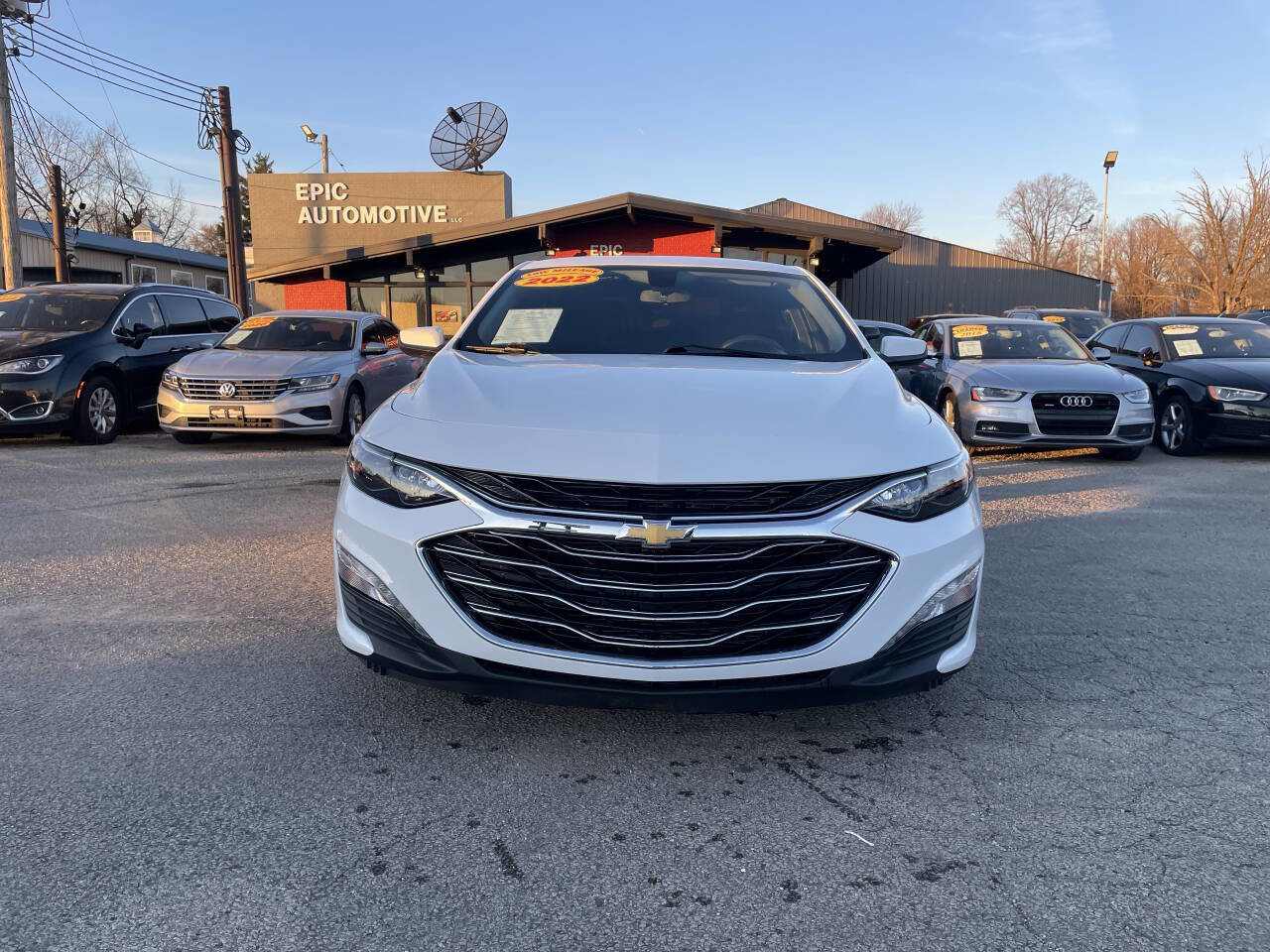 Used 2022 Chevrolet Malibu LT image 2