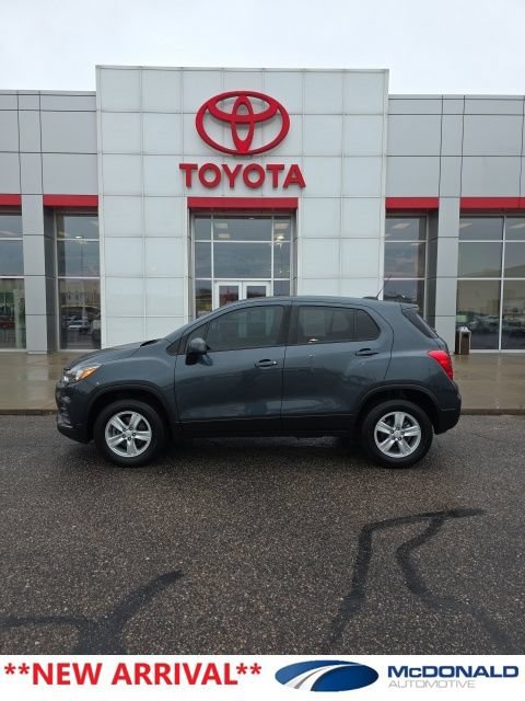 Used 2021 Chevrolet Trax LS w/ Tint and Cruise Package AWD/4WD image 2