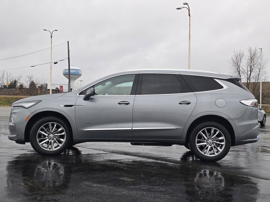 Used 2024 Buick Enclave Avenir image 27