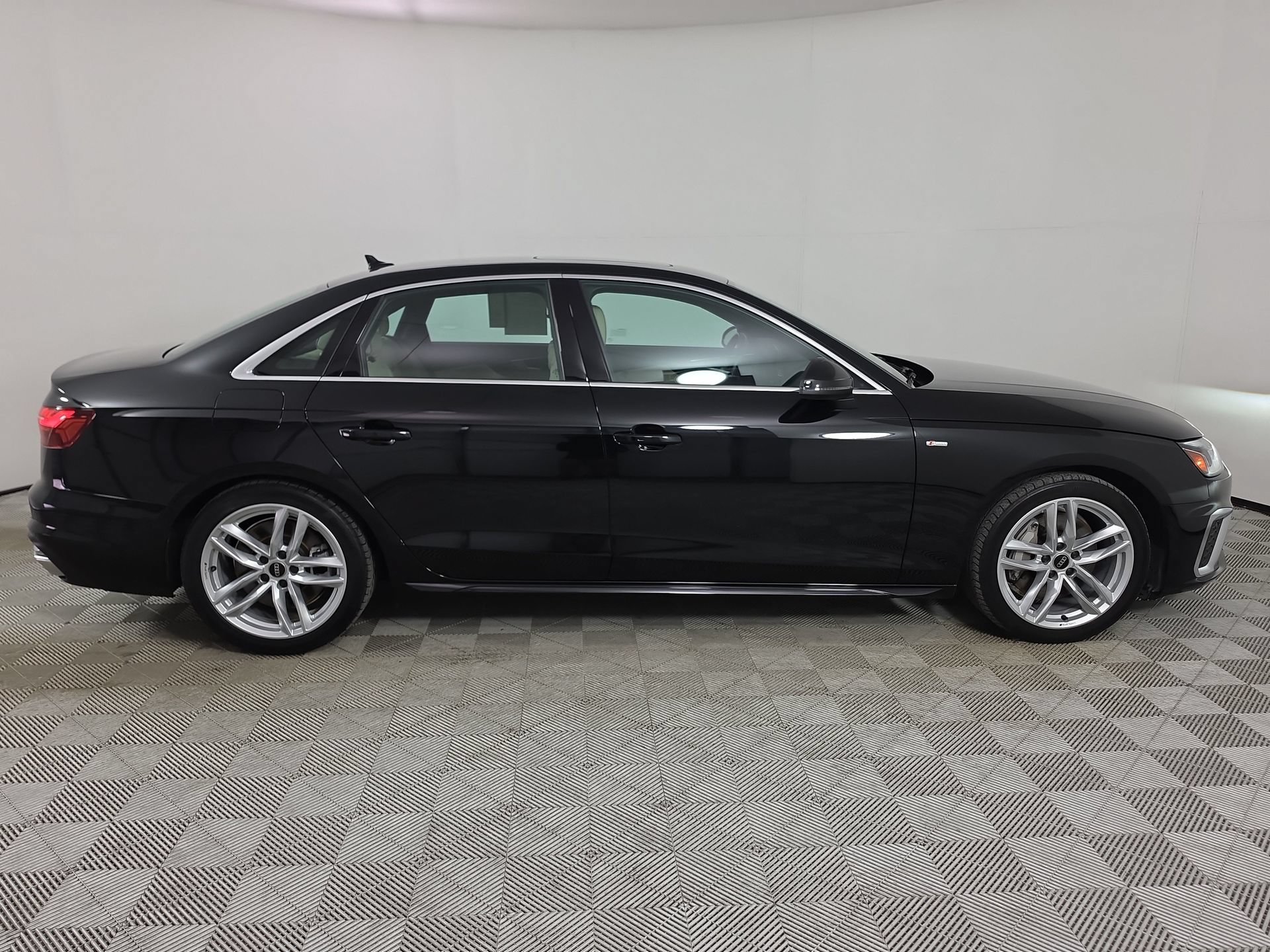 Used 2024 Audi A4 2.0T Premium Plus AWD/4WD image 8