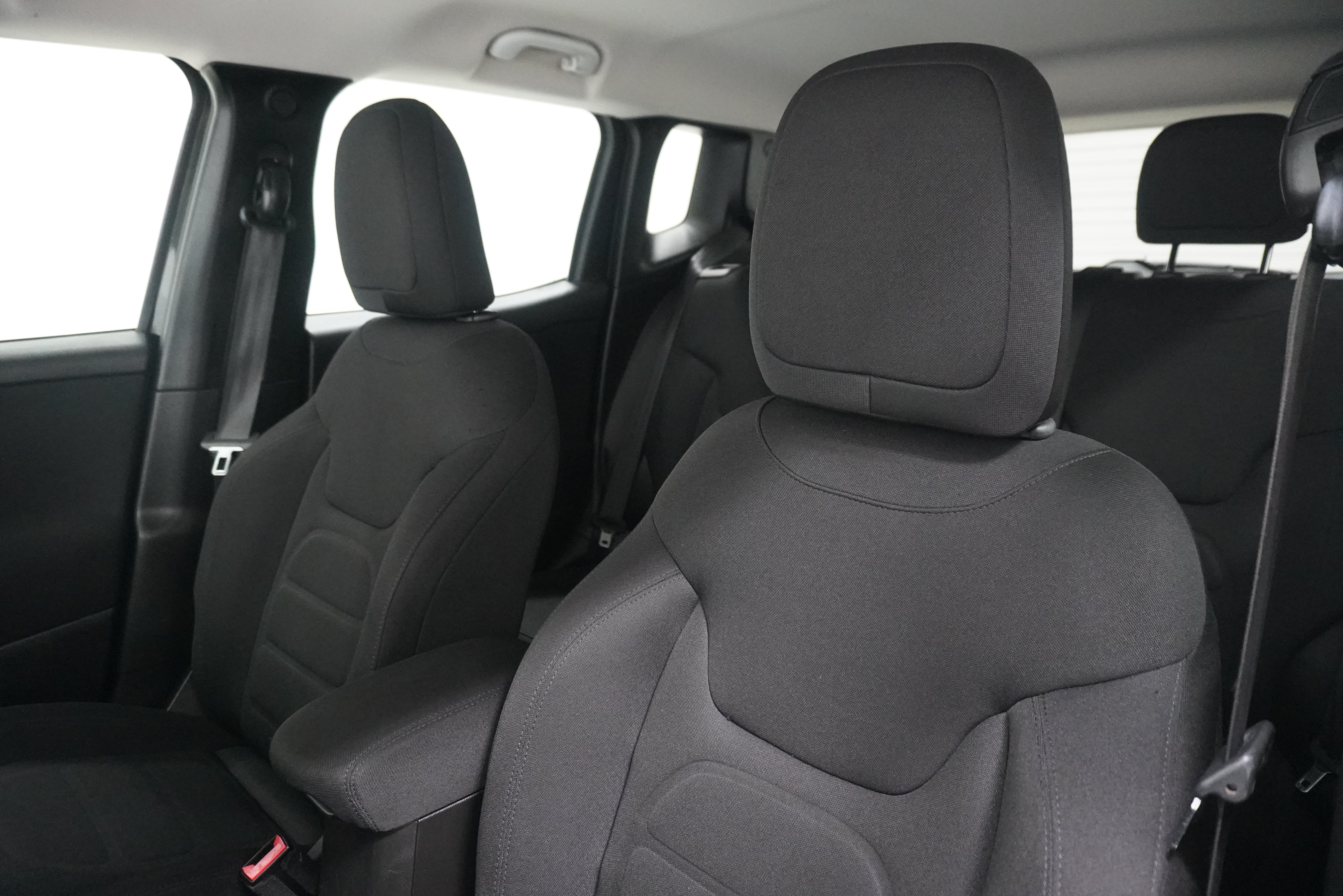 Used 2020 Jeep Renegade Latitude FWD image 10