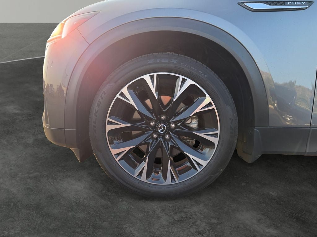 Used 2024 MAZDA CX-90 Plug-In Hybrid w/ Premium Pkg AWD/4WD image 4