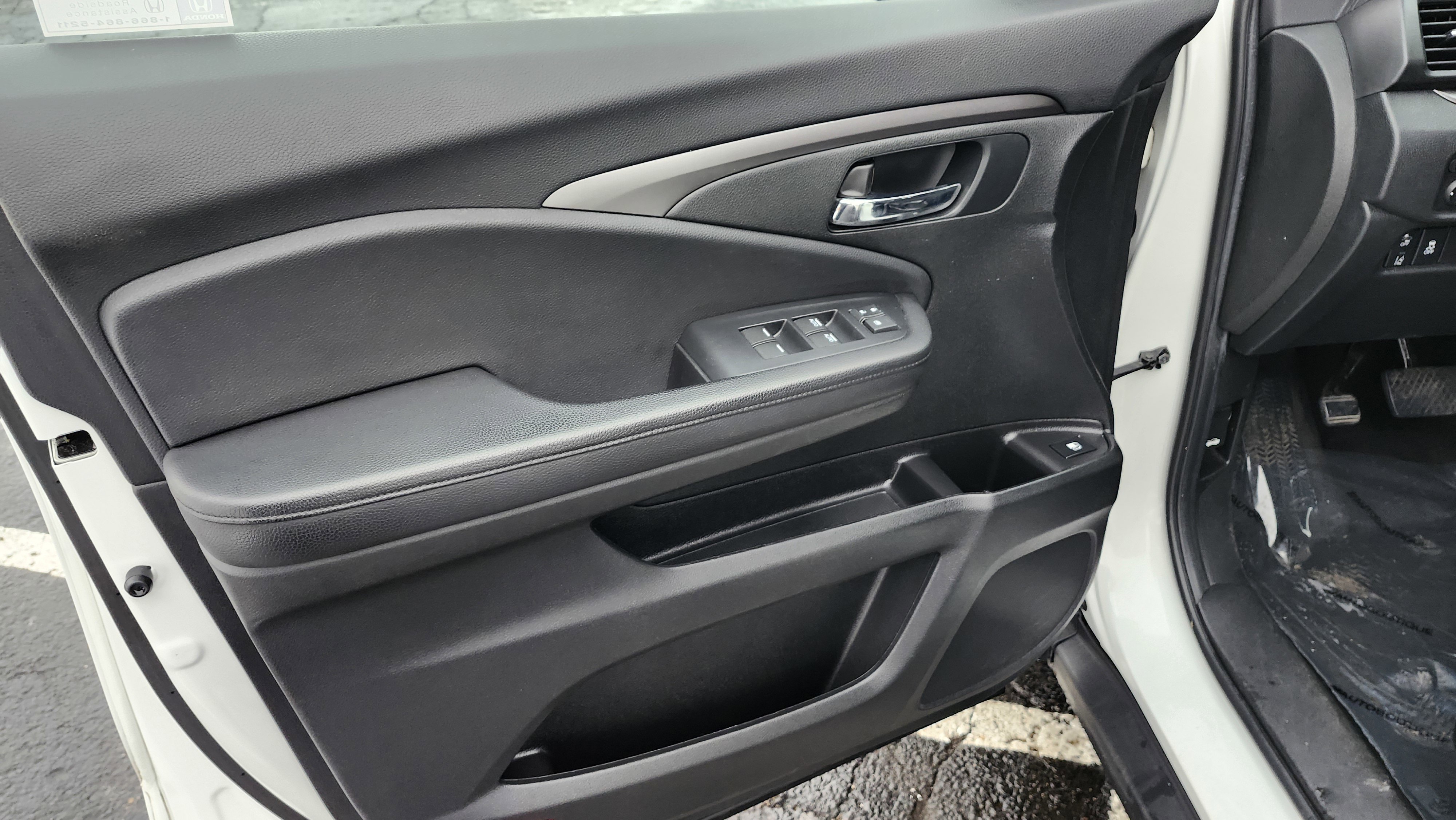 Used 2021 Honda Passport Sport image 24