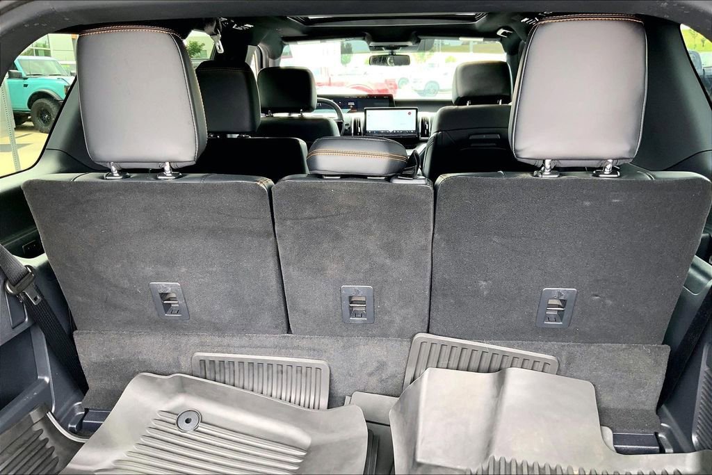 Used 2025 Ford Expedition Tremor AWD/4WD image 6