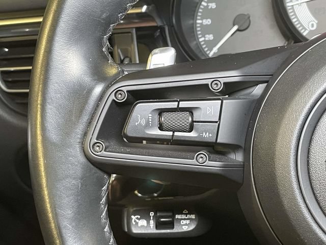 Certified 2023 Porsche Macan Turbo AWD/4WD image 39