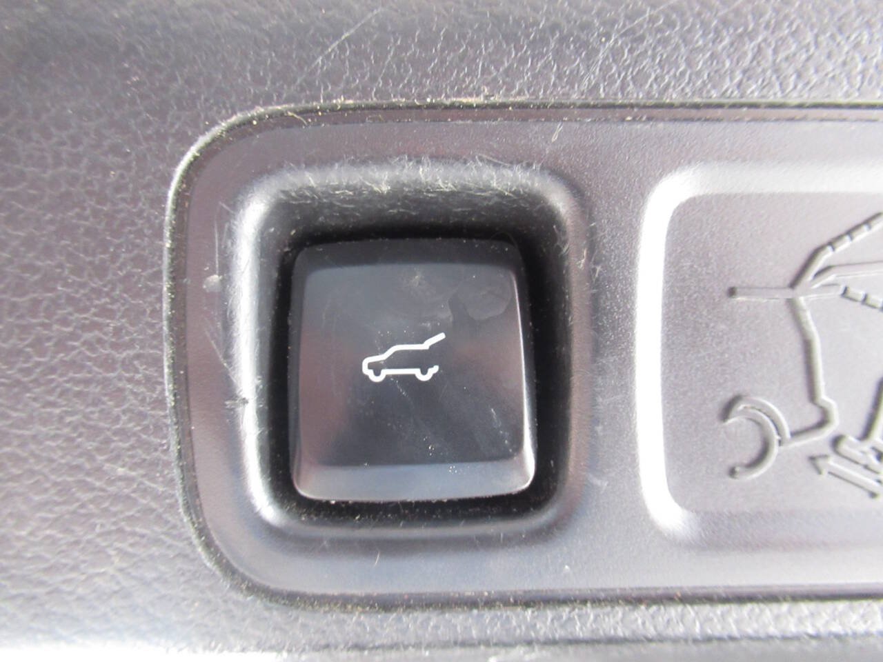 Used 2019 Ford Expedition XLT w/ Equipment Group 202A AWD/4WD image 14