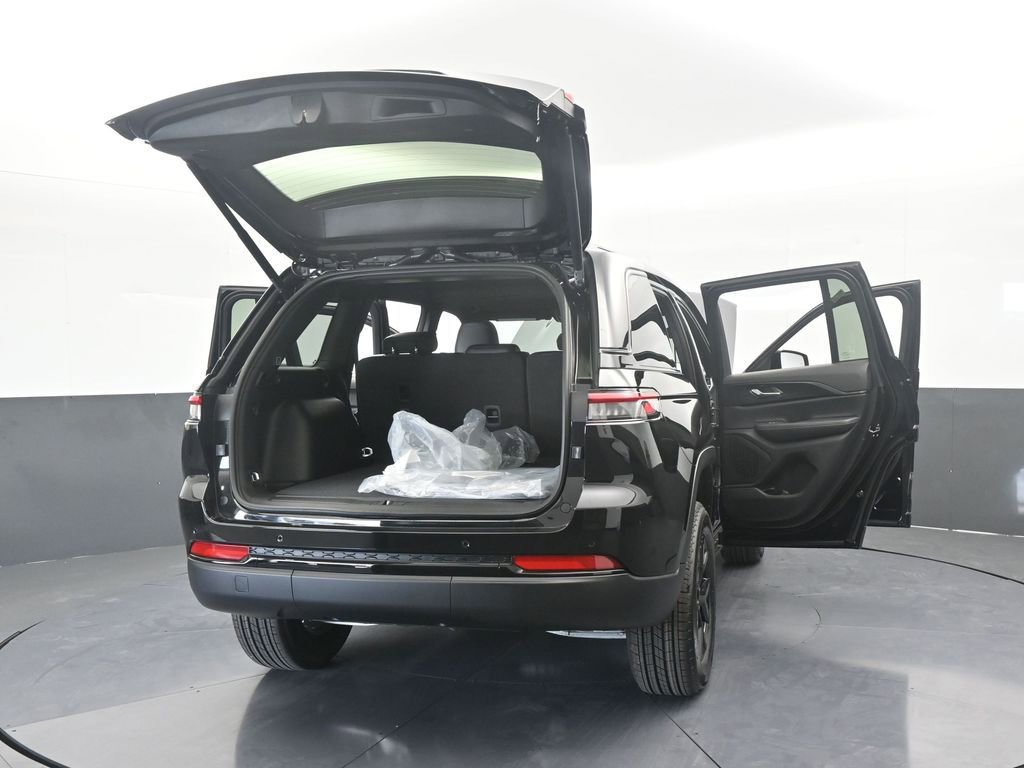 New 2025 Jeep Grand Cherokee Laredo image 66