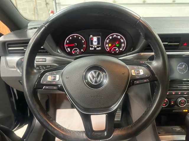 Used 2022 Volkswagen Passat 2.0T R-Line image 18