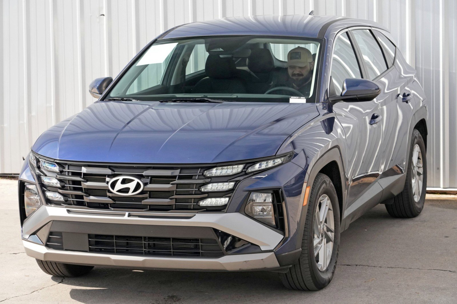 Used 2025 Hyundai Tucson SE image 45