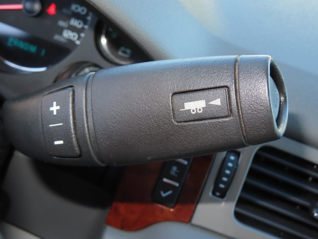 Used 2010 GMC Sierra 3500 SLT w/ SLT Convenience Package image 12