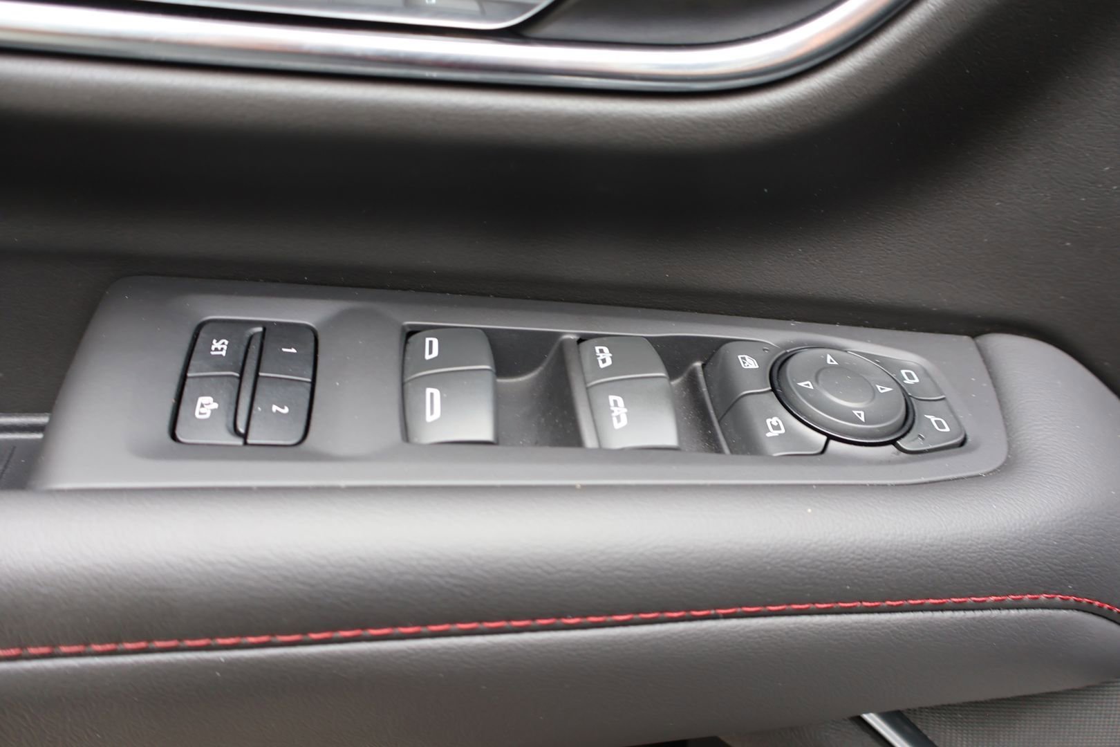 Used 2023 Chevrolet Suburban RST w/ Luxury Package RWD image 10