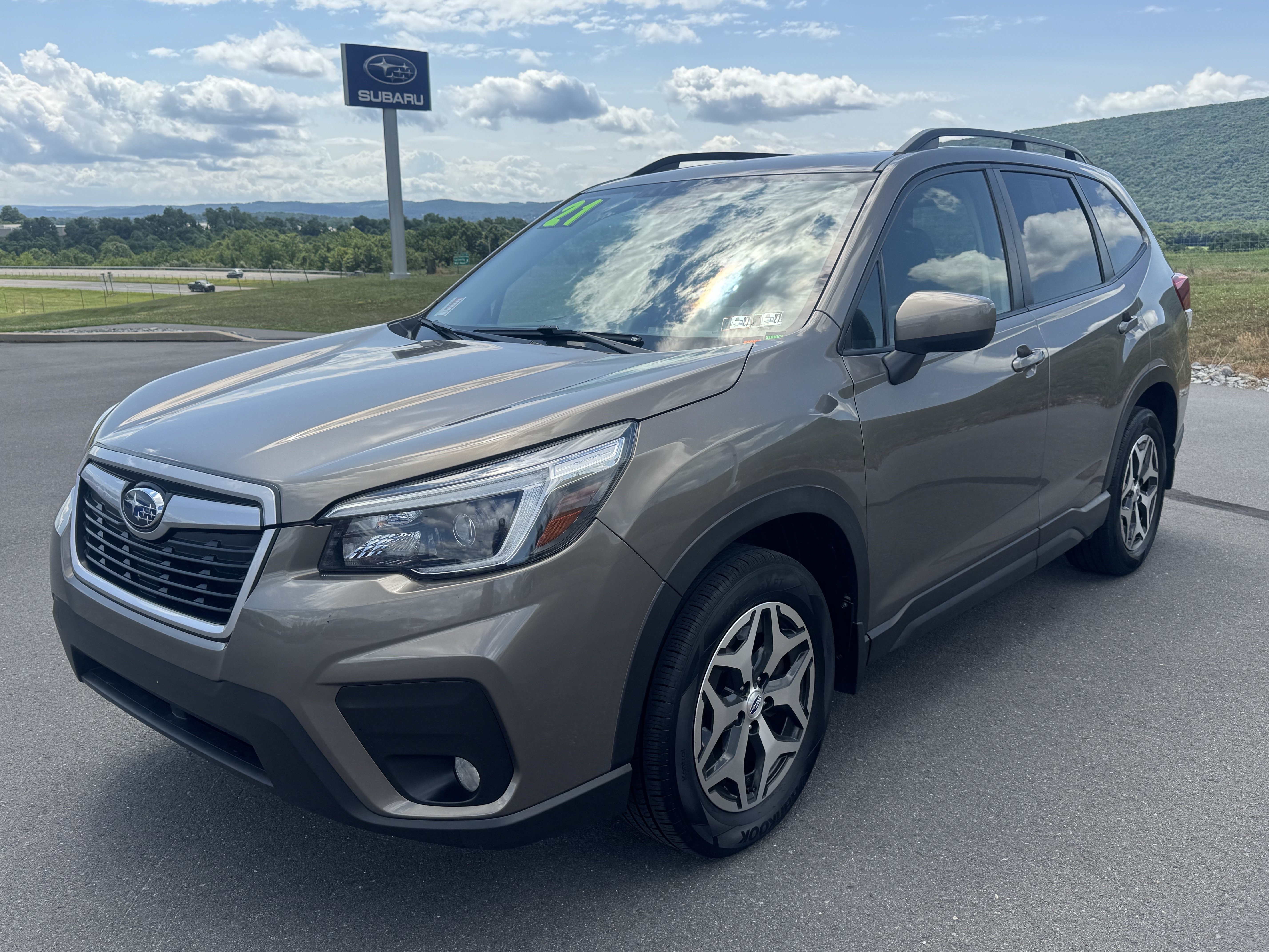 Used 2021 Subaru Forester Premium w/ Popular Package #1 AWD/4WD image 8