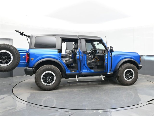 Used 2023 Ford Bronco Badlands image 43