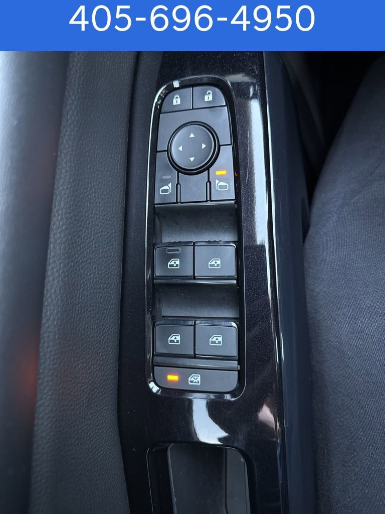 Used 2022 Nissan Pathfinder SV image 16