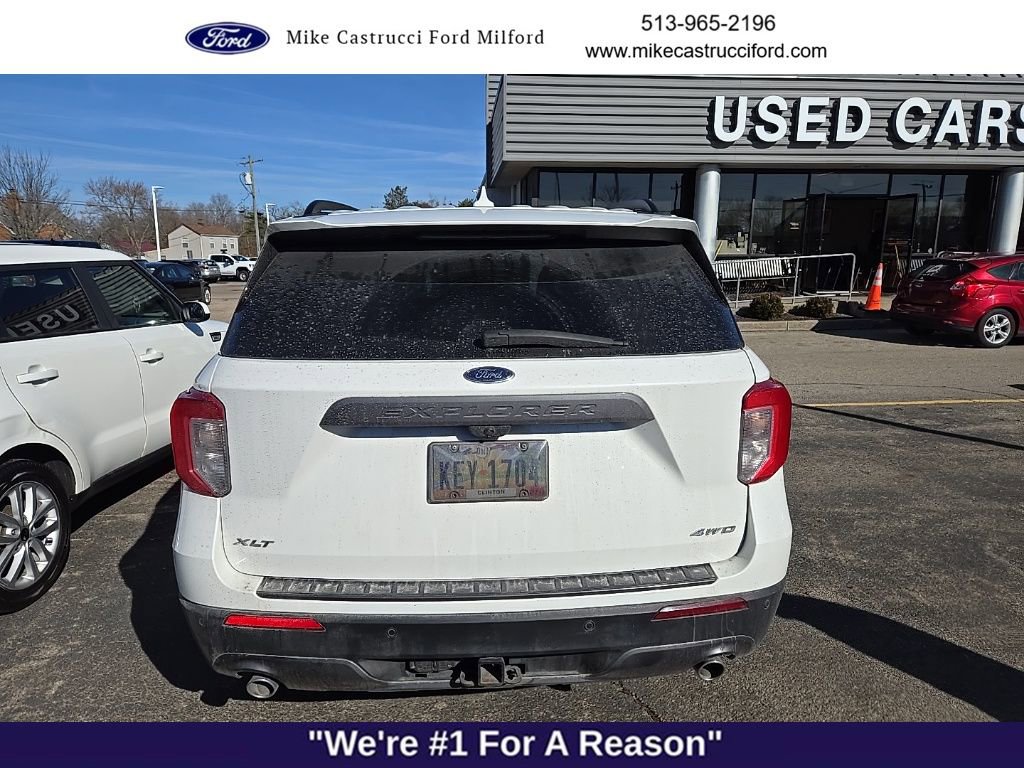 Used 2022 Ford Explorer XLT w/ Equipment Group 202A image 4
