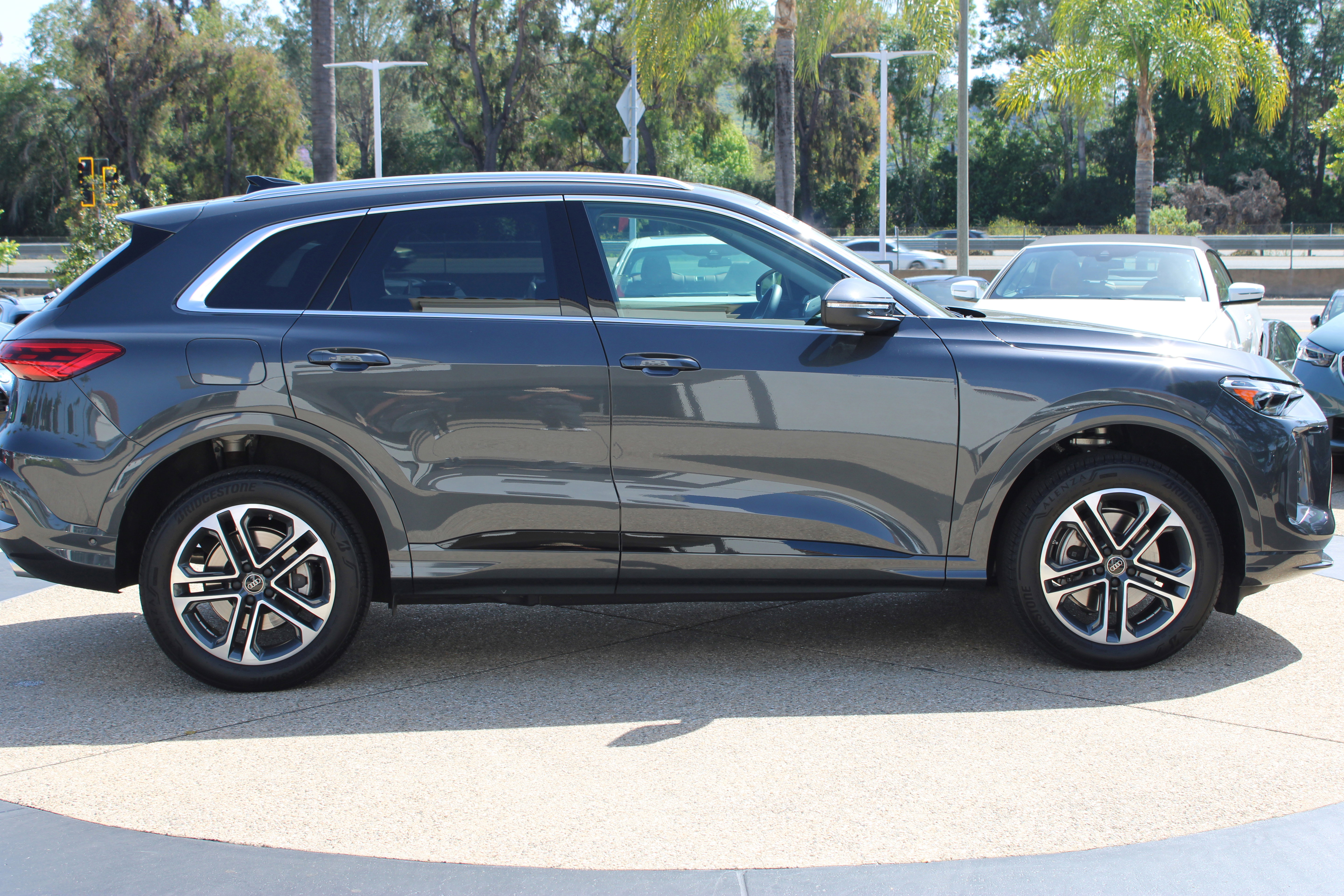 Certified 2025 Audi Q5 Premium w/ Convenience Package image 7
