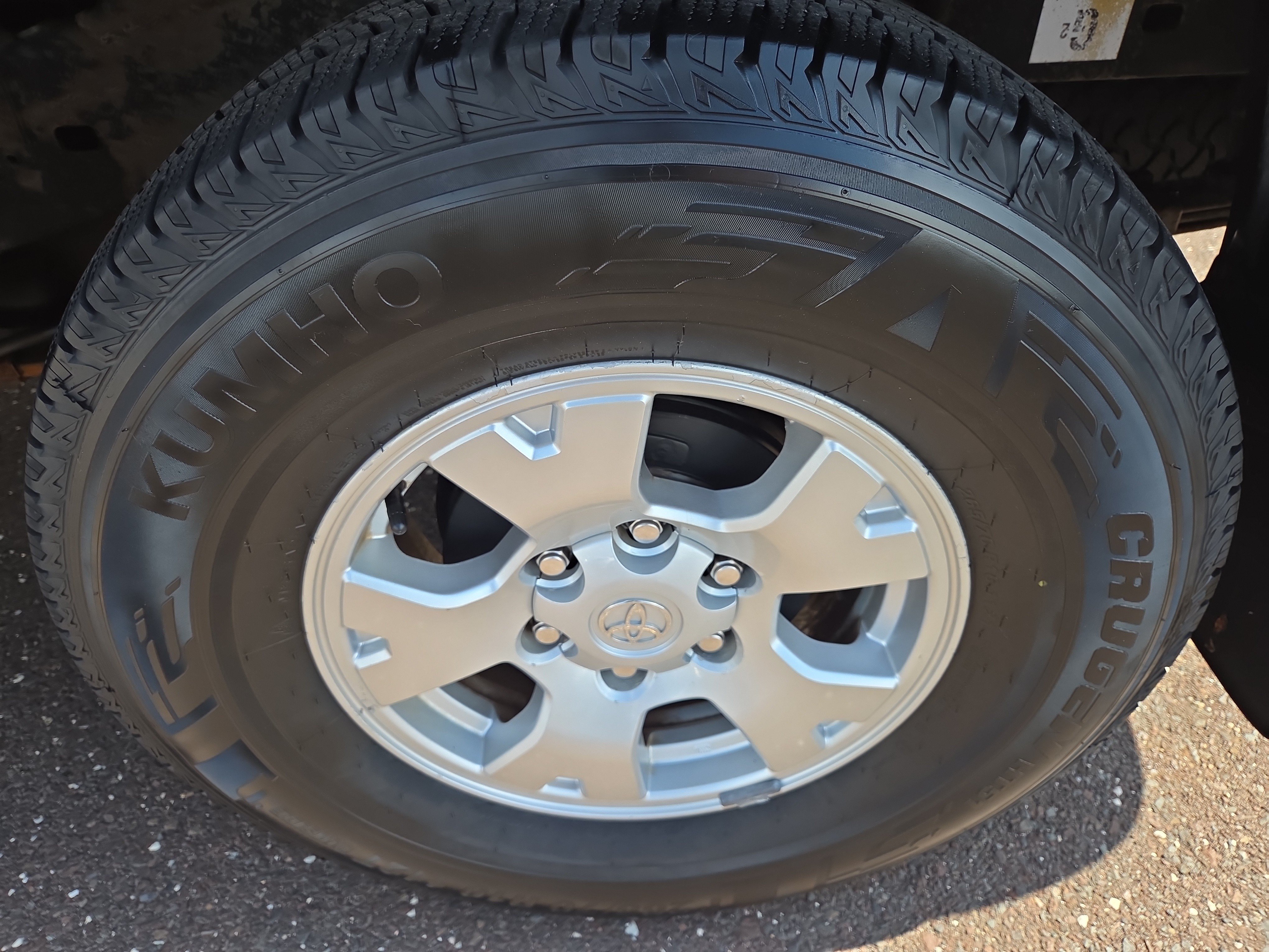 Used 2014 Toyota Tacoma 4x4 Double Cab w/ TRD Off-Road Package image 11