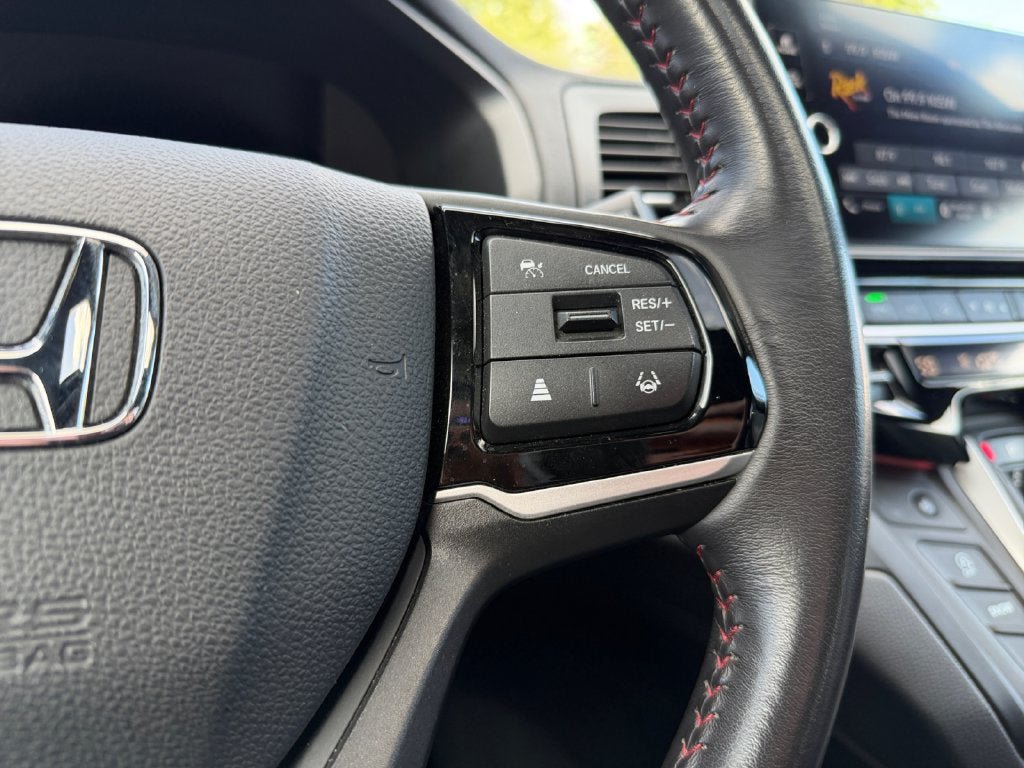 Used 2025 Honda Odyssey Sport-L image 16