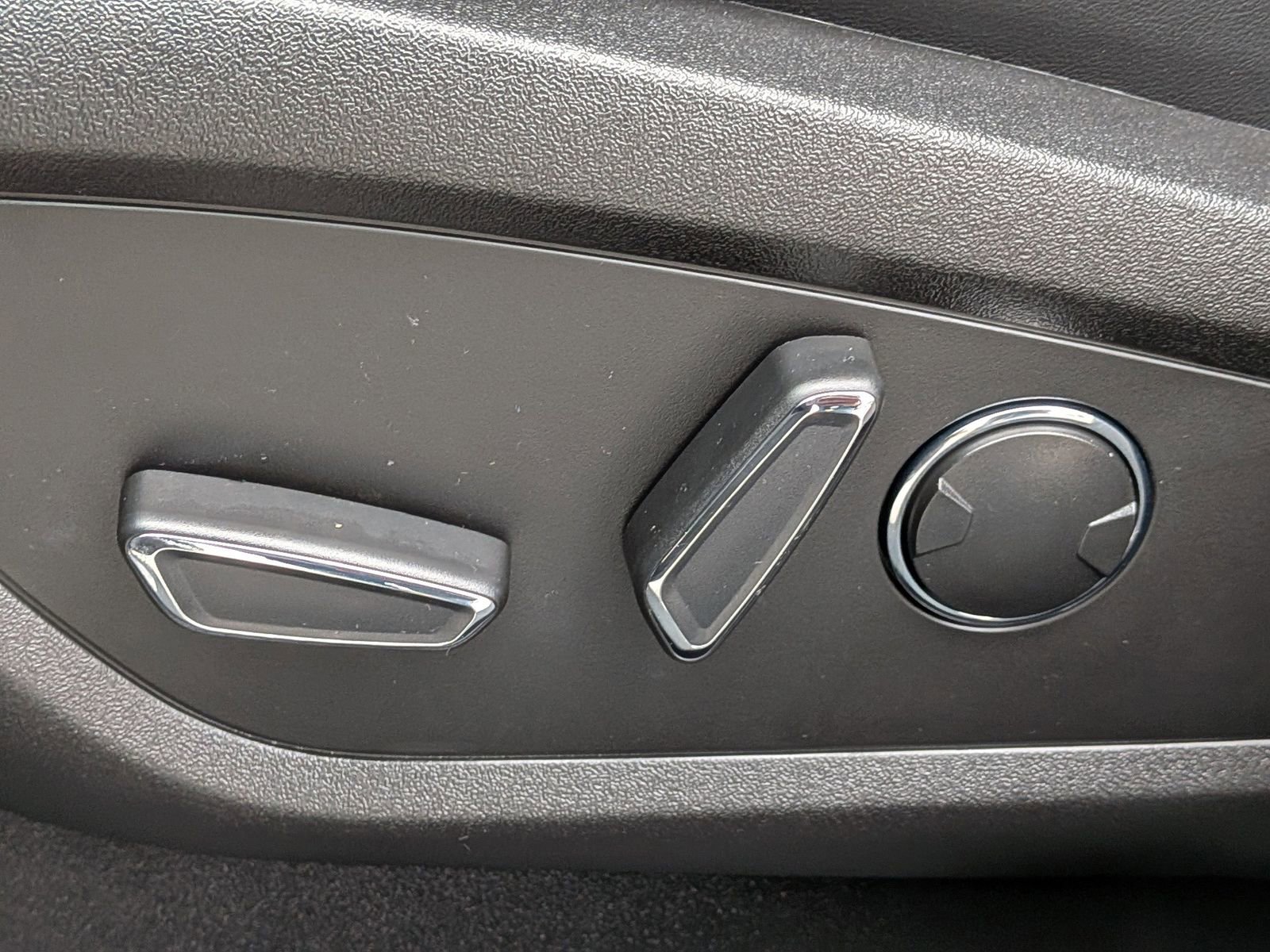 Certified 2023 Lincoln Nautilus Reserve w/ Monochromatic Package image 23