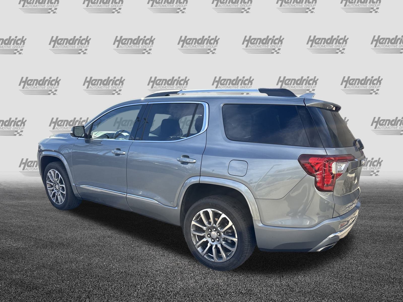 Used 2023 GMC Acadia Denali w/ Denali Technology Package image 8