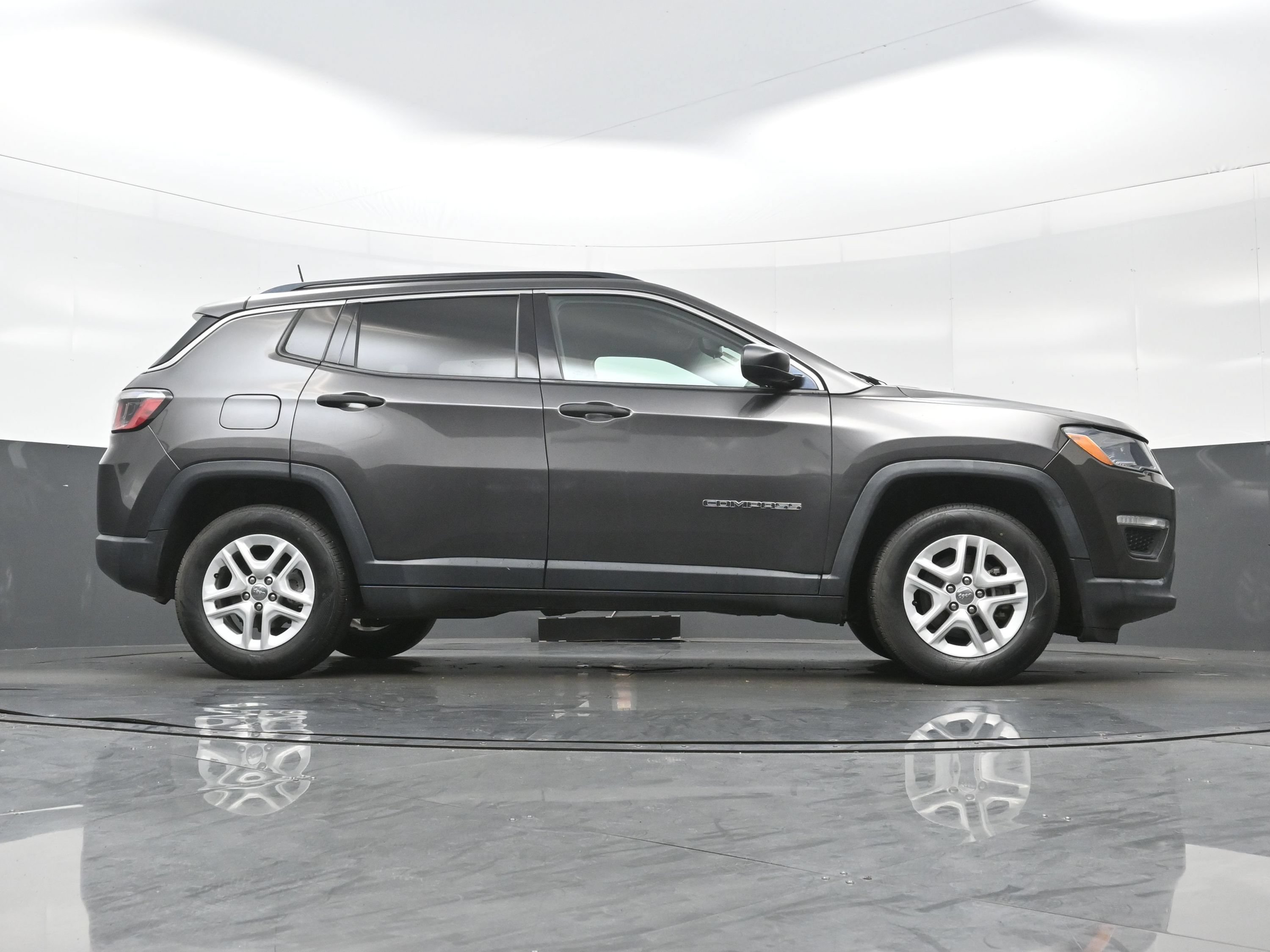 Used 2019 Jeep Compass Sport FWD image 29