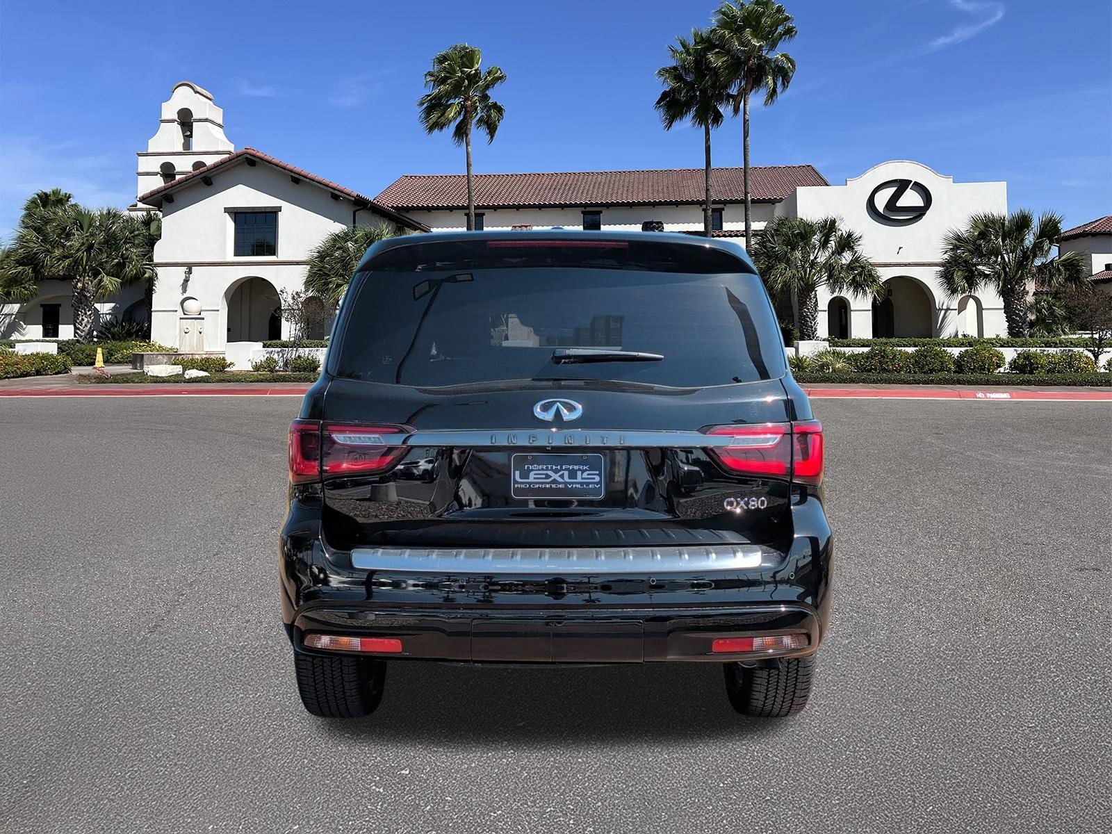 Used 2023 INFINITI QX80 Premium Select w/ Cargo Package RWD image 3