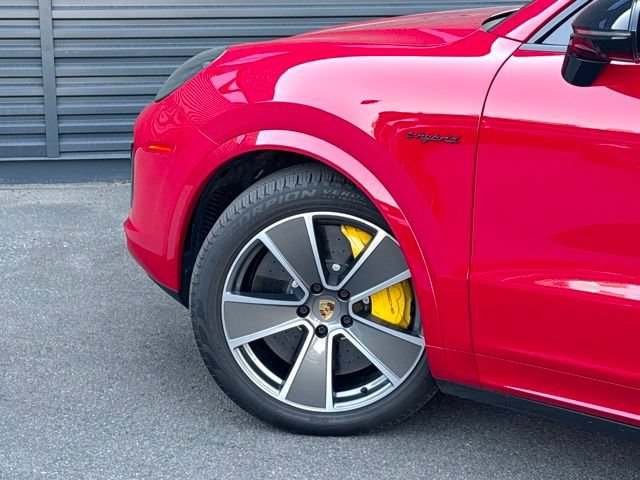 Used 2023 Porsche Cayenne Turbo S AWD/4WD image 12