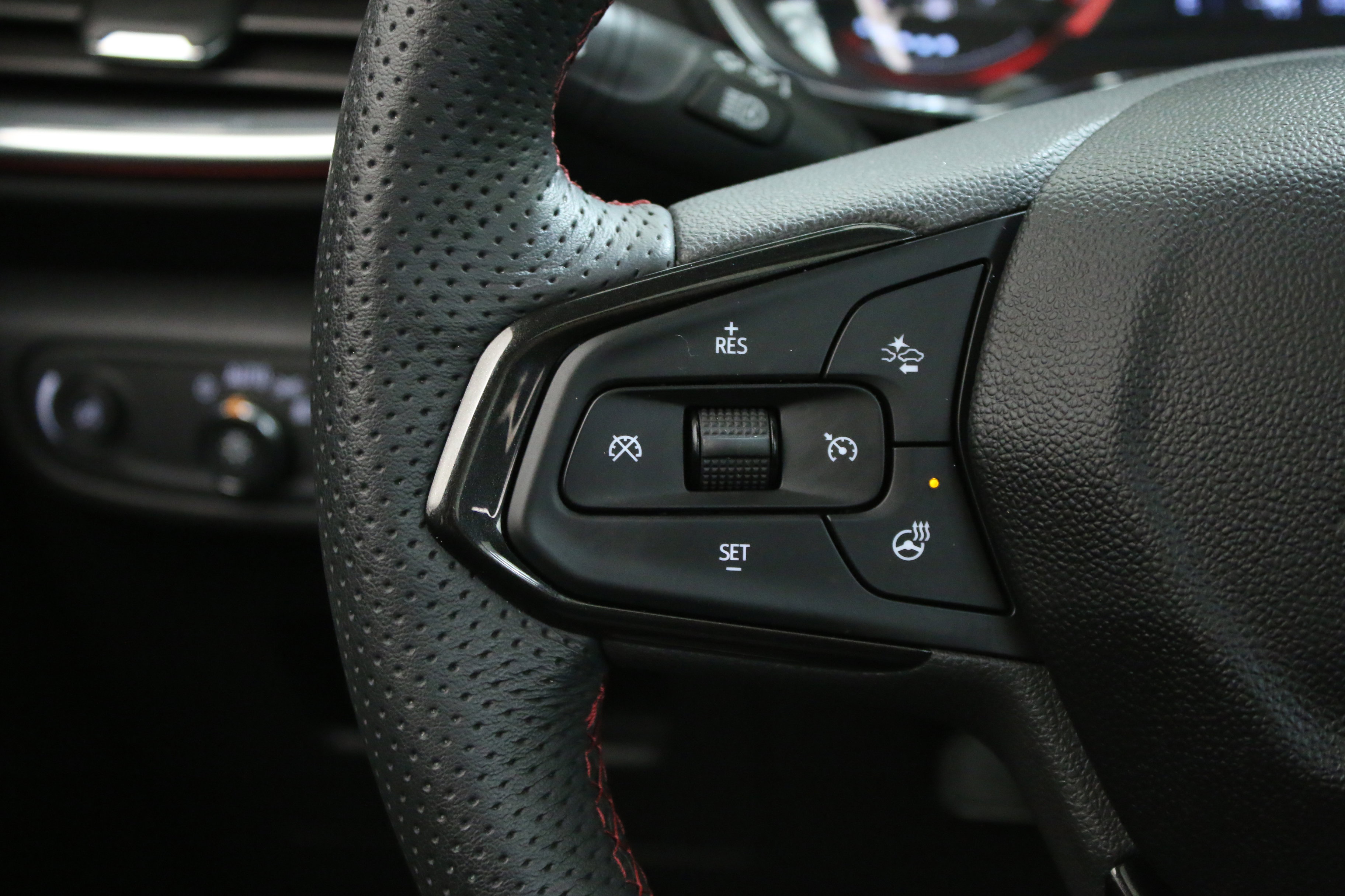 Used 2023 Chevrolet TrailBlazer RS w/ Sun and Liftgate Package image 15