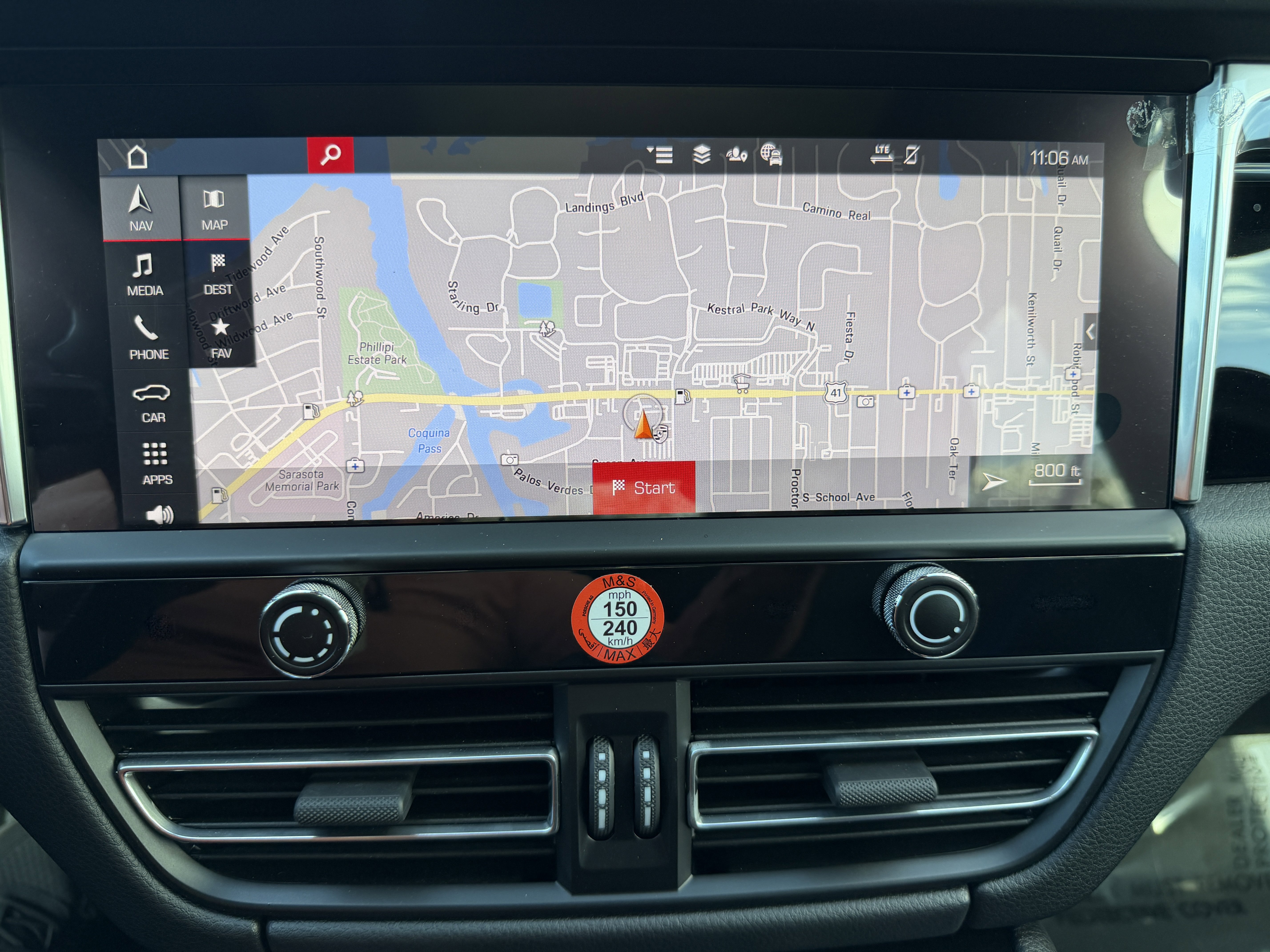 Certified 2025 Porsche Macan Turbo image 30