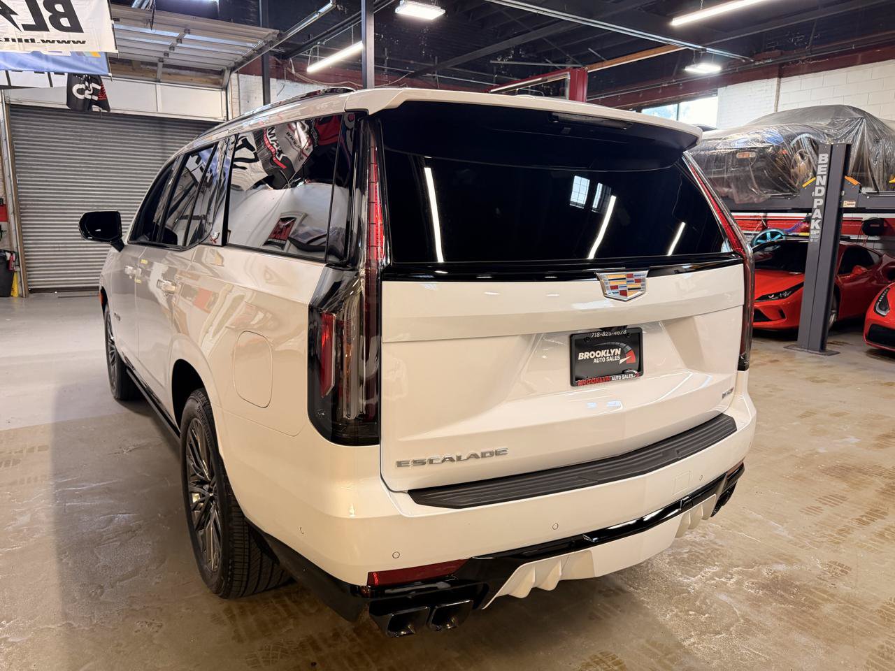 Used 2024 Cadillac Escalade V w/ Heavy-Duty Trailer Package AWD/4WD image 8