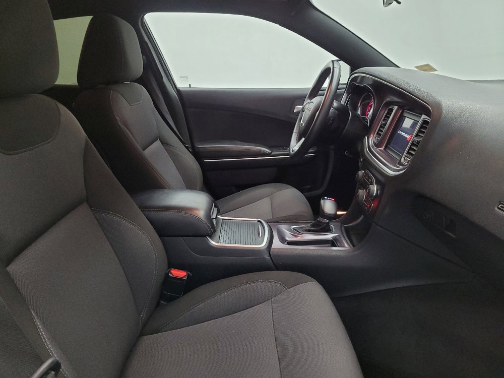 Used 2018 Dodge Charger SXT image 21