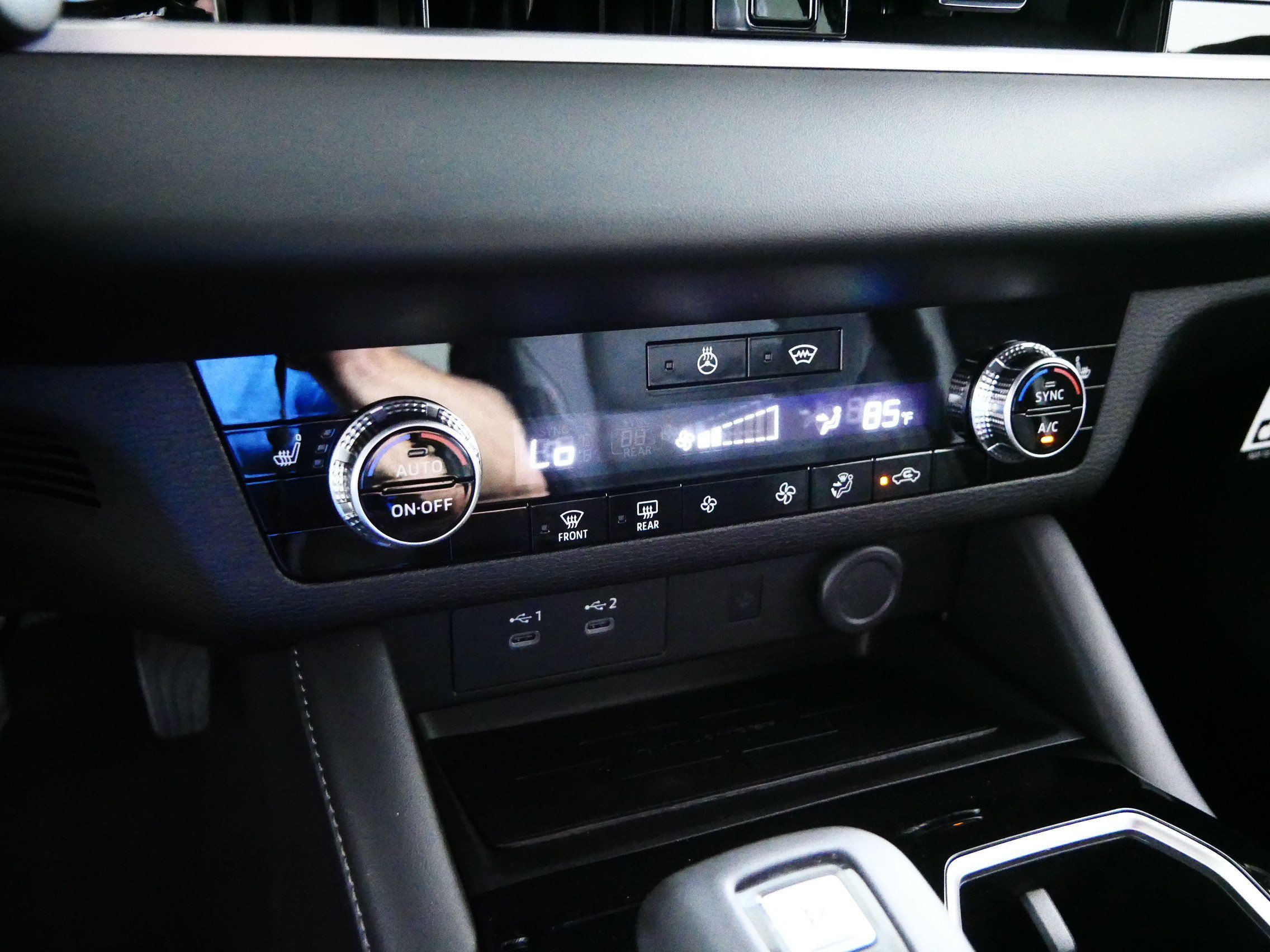 New 2026 Mitsubishi Outlander LE AWD/4WD image 8
