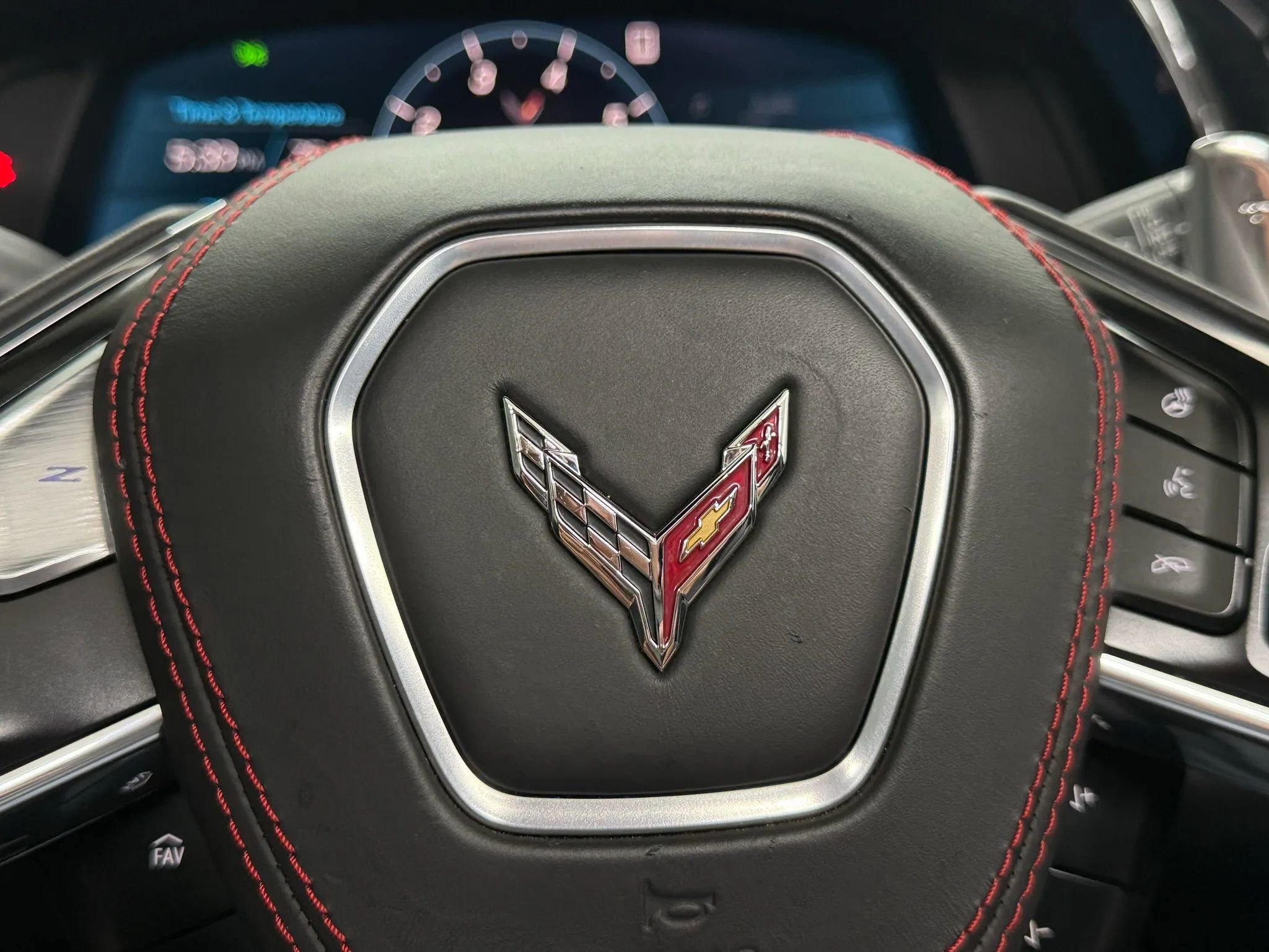 Used 2021 Chevrolet Corvette Stingray Premium Cpe w/ Z51 Performance Package image 18
