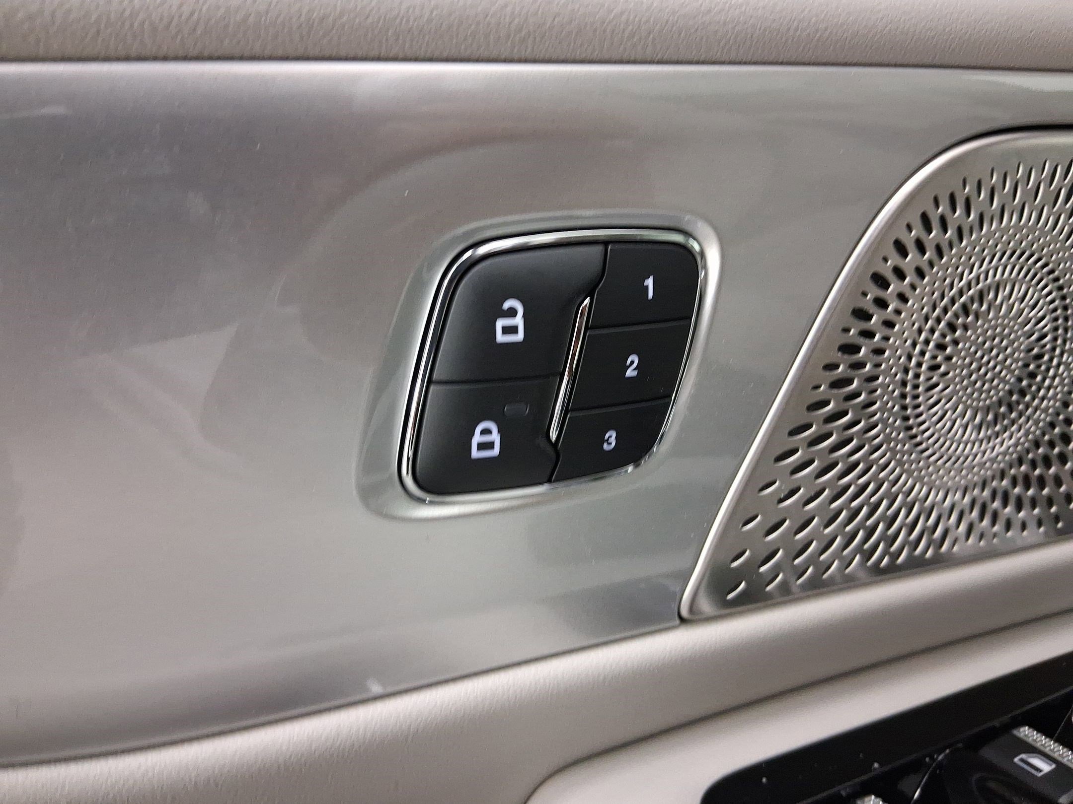 Used 2026 Lincoln Nautilus Reserve image 18