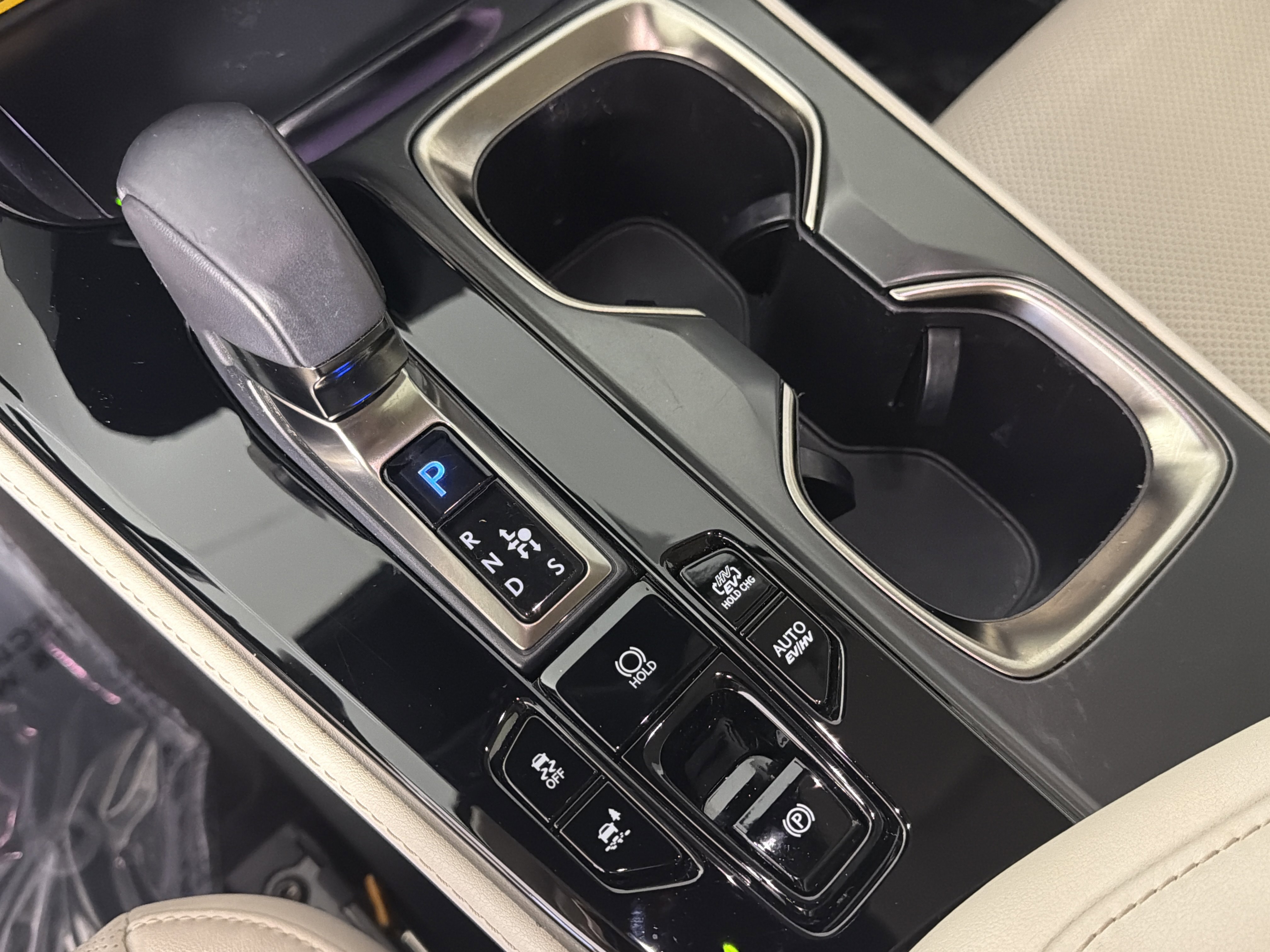 Used 2025 Lexus NX 450h+ AWD w/ Accessory Package (Z1) image 14