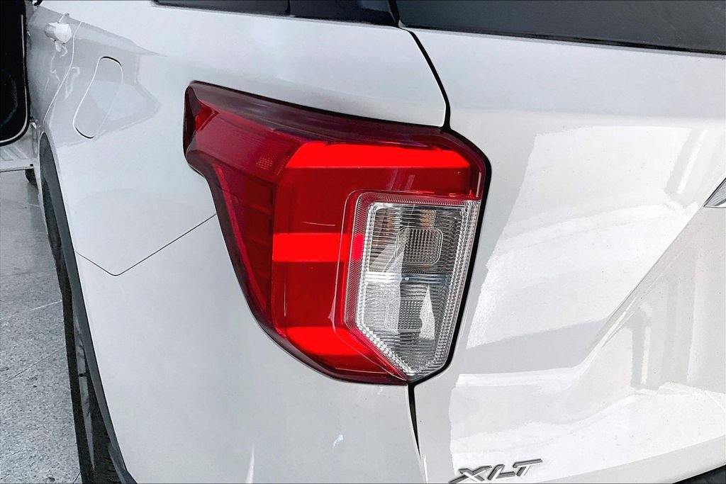 Used 2022 Ford Explorer XLT w/ Equipment Group 202A image 39
